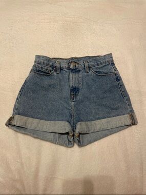 BDG Mom High Rise Denim Shorts 26